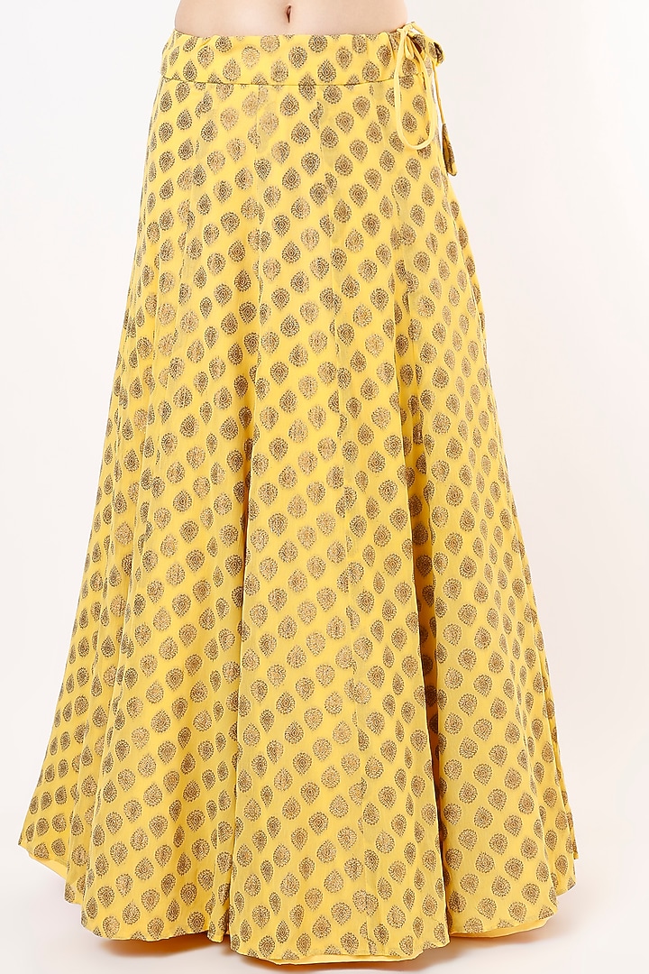 Yellow Embroidered Lehenga Set by Agastya The Era Edit at Pernia's Pop Up Shop