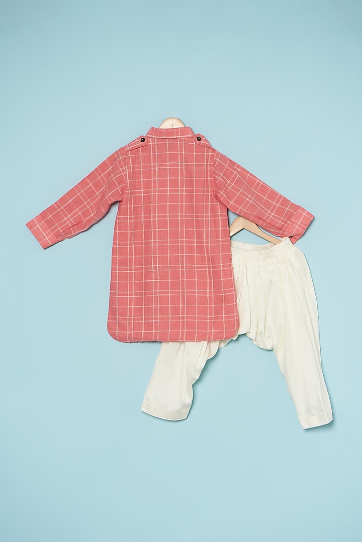 Pink Cotton Checkered Kurta Set For Boys by ATIJAH at Pernia's Pop Up Shop