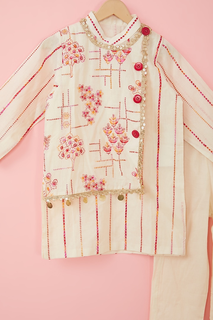 Off-White Cotton Thread Embroidered Kurta Set For Boys by ATIJAH at Pernia's Pop Up Shop
