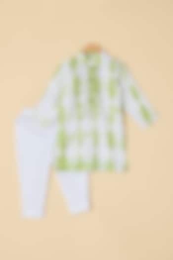Green Cotton Tie- Dye Kurta Set For Boys by ATIJAH at Pernia's Pop Up Shop