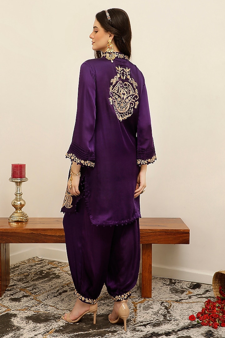 Deep Purple Modal Satin Kashmiri Tilla Embroidered Kurta Set by A Touch Of Zari at Pernia's Pop Up Shop