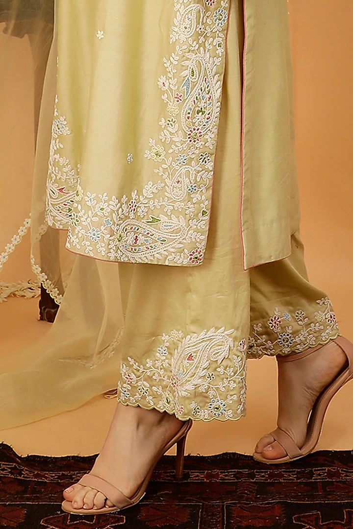 Green Pure Silk Chanderi Floral Embroidered Straight Kurta Set by A Touch Of Zari at Pernia's Pop Up Shop