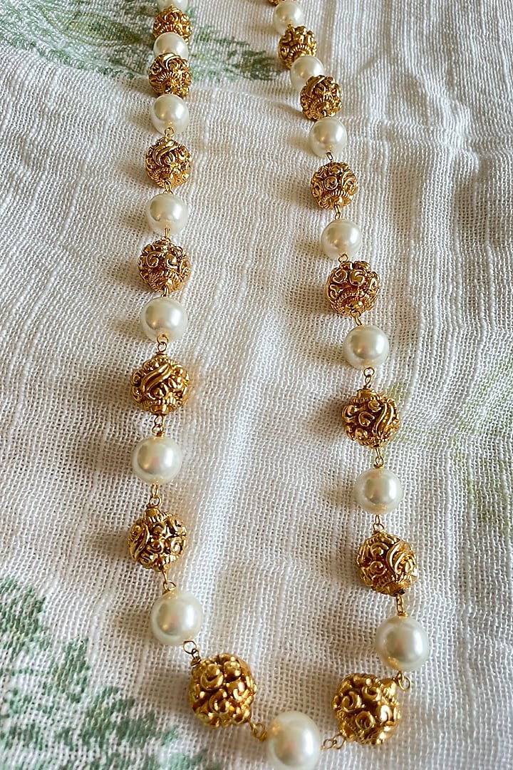 Pearl Mini Mala Gold White Pearl Fancy Mala With Round Pearl Pendant - Main Image