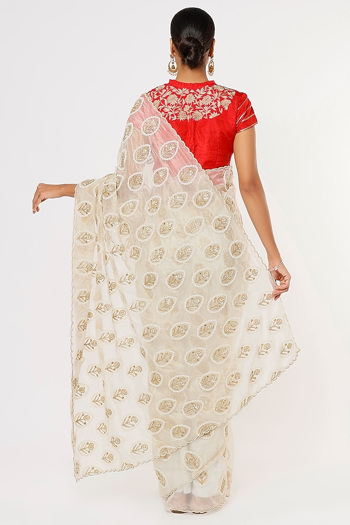 Off-White Embroidered Wedding Saree Set by Aura Kreations at Pernia's Pop Up Shop