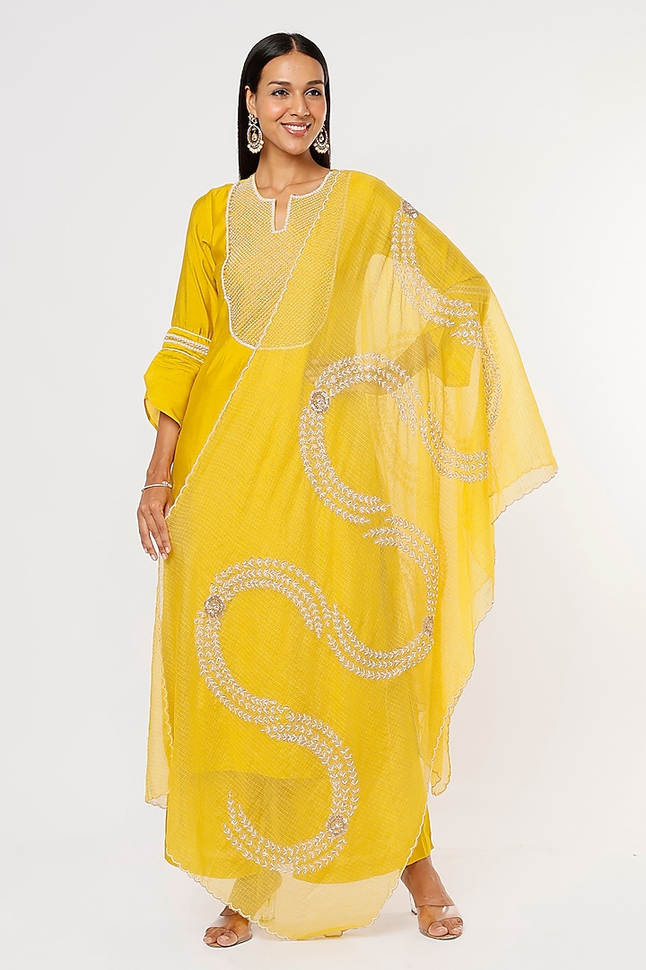 Yellow Chanderi Embroidered Kurta Set by Aura Kreations