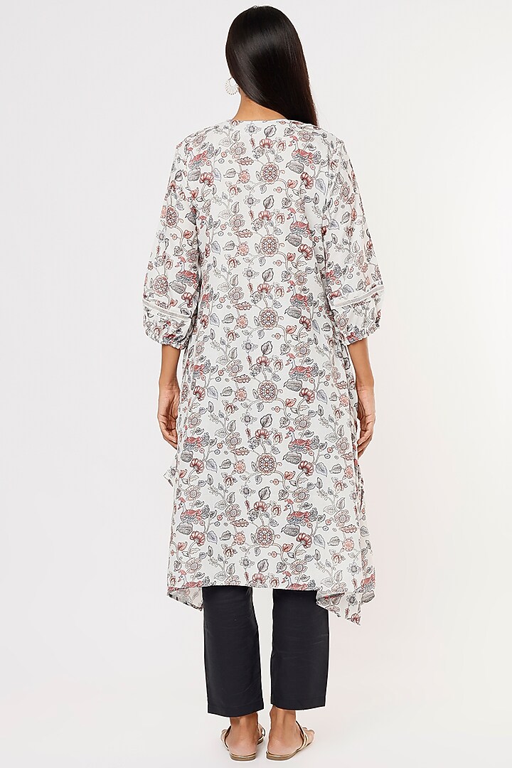 Off-White Hand Embroidered Kurta by Aura Kreations at Pernia's Pop Up Shop
