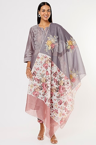 Purple Hand Embroidered Kurta Set by Aura Kreations