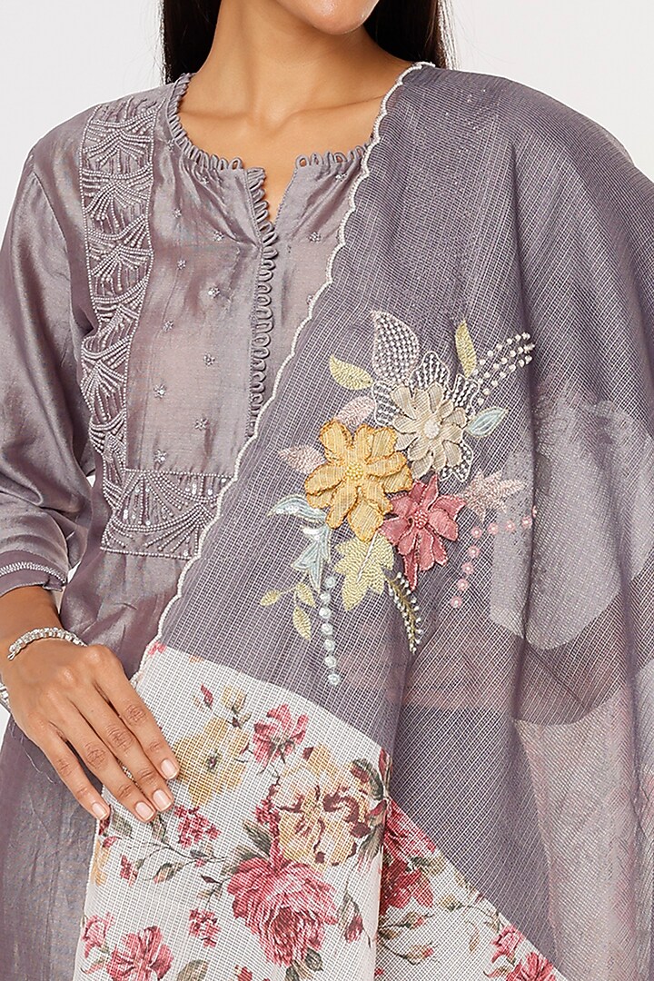 Purple Hand Embroidered Kurta Set by Aura Kreations at Pernia's Pop Up Shop