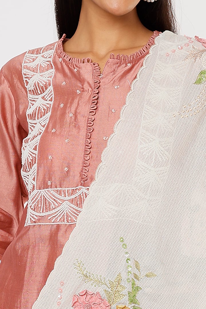 Pink Hand Embroidered Kurta Set by Aura Kreations at Pernia's Pop Up Shop