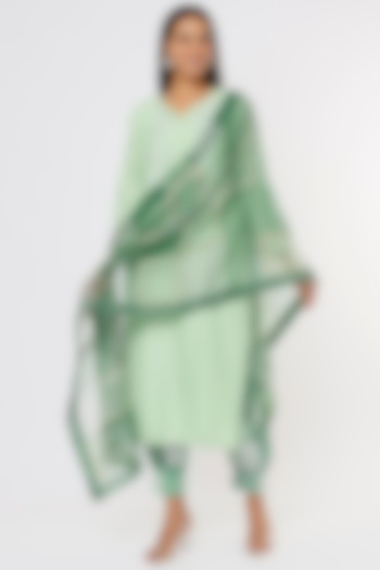 Green Hand Embroidered Kurta Set by Aura Kreations at Pernia's Pop Up Shop