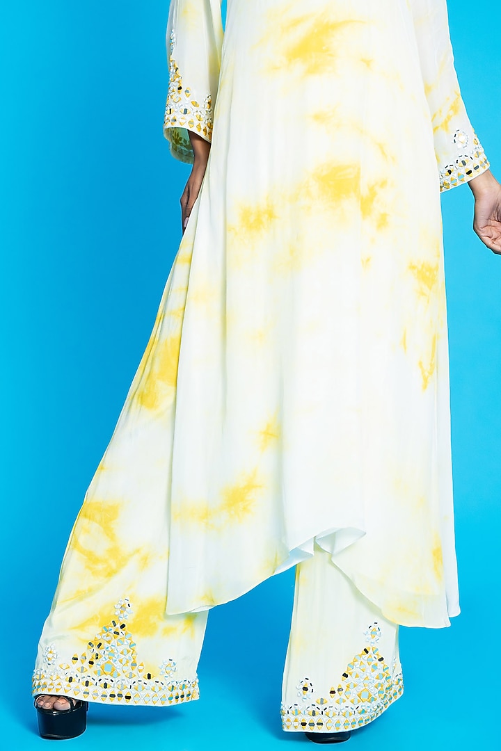 Yellow & Ivory Crepe Mirror Embroidered Kurta Set by Aurouss at Pernia's Pop Up Shop