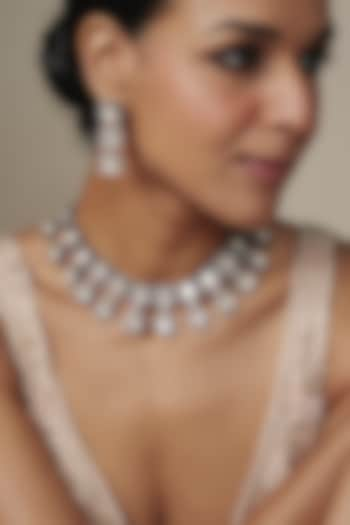 Two Tone Finish Kundan Polki & Emerald Necklace Set by Aurashni at Pernia's Pop Up Shop