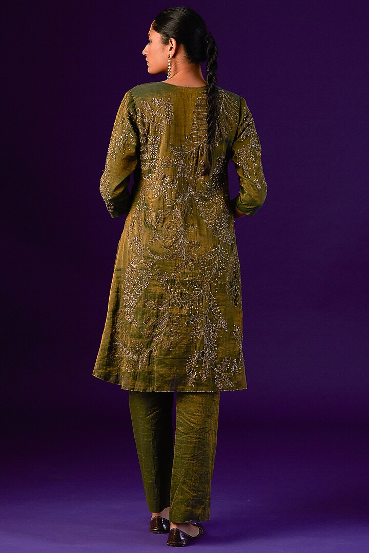 Dark Green Cotton Silk Embellished Kurta Set by AURUL at Pernia's Pop Up Shop
