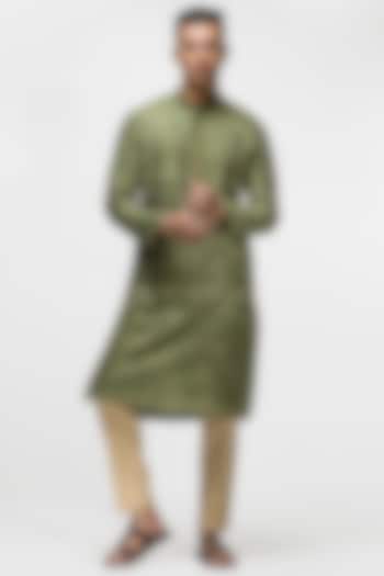 Mehendi Green Chanderi Silk Resham Embroidered Kurta Set by ASUKA at Pernia's Pop Up Shop