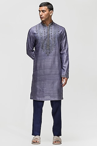 Purple Embroidered kurta Set by ASUKA