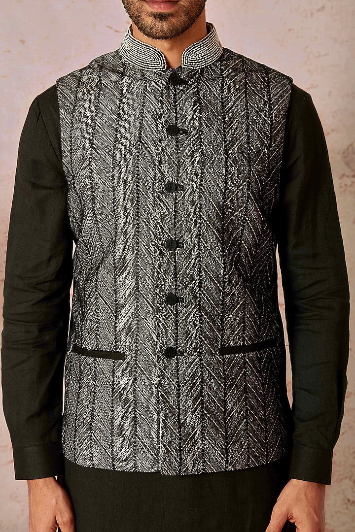 Black Pure Linen Resham Embroidered Bundi Jacket Set by ASUKA at Pernia's Pop Up Shop