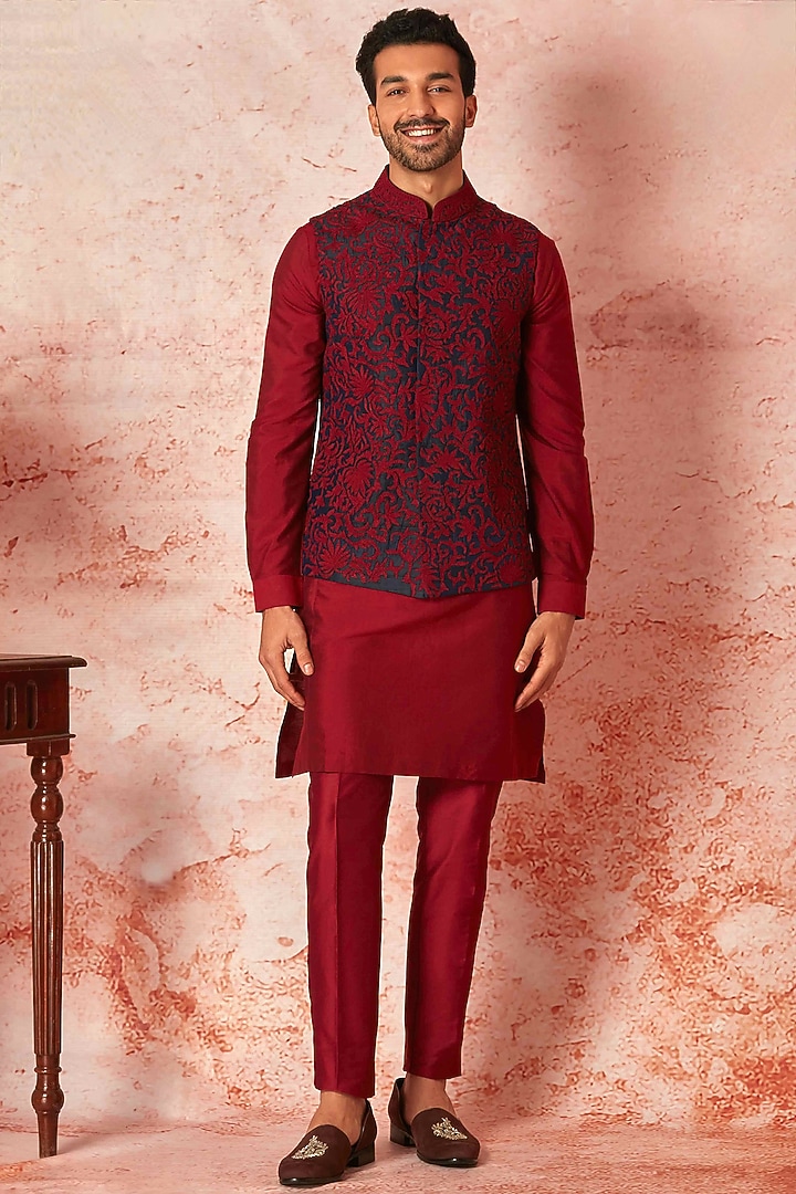 Navy Blue Raw Silk Dori Embroidered Bundi Jacket Set by ASUKA at Pernia's Pop Up Shop