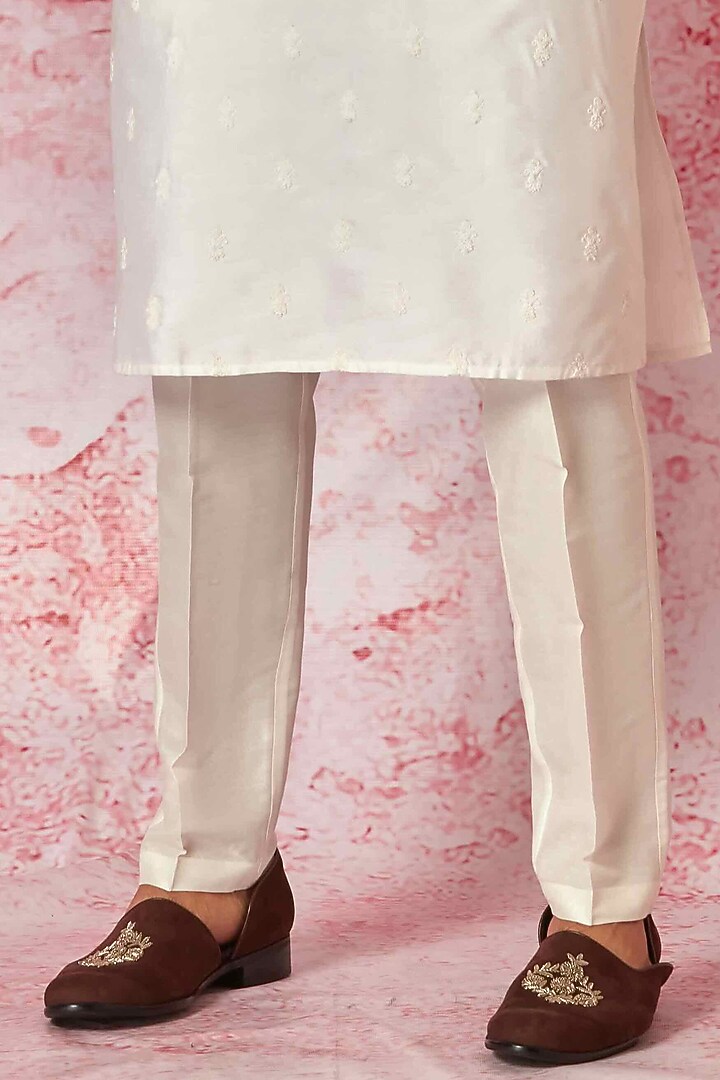 Grey Velvet Dori Embroidered Bundi Jacket Set by ASUKA at Pernia's Pop Up Shop