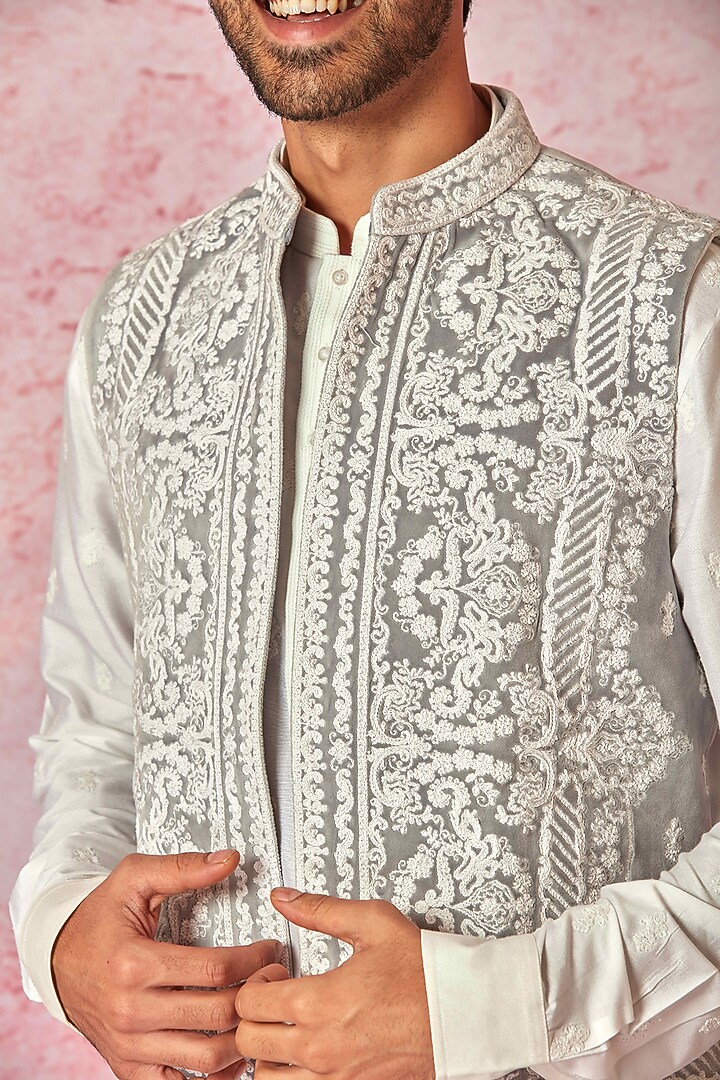 Grey Velvet Dori Embroidered Bundi Jacket Set by ASUKA at Pernia's Pop Up Shop