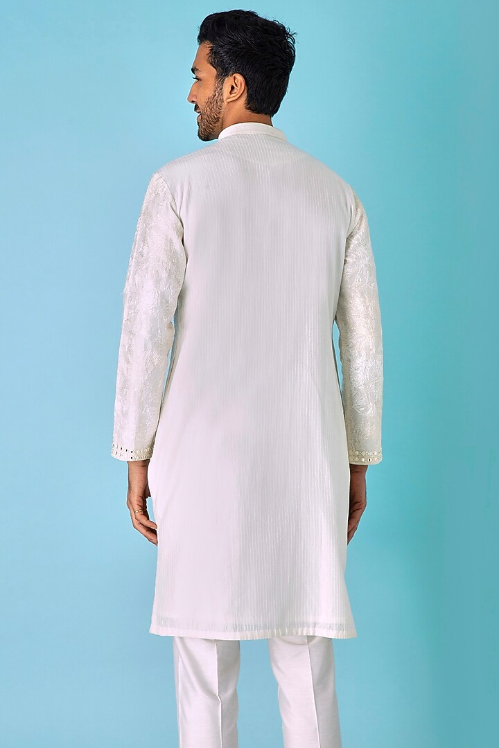 Off-White Chanderi Silk Resham Embroidered Kurta Set by ASUKA at Pernia's Pop Up Shop