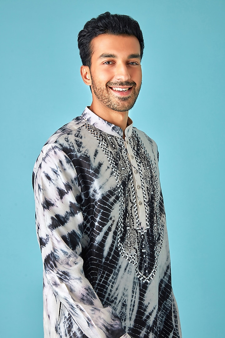 Black & White Pure Linen Tie-Dye Kurta Set by ASUKA at Pernia's Pop Up Shop