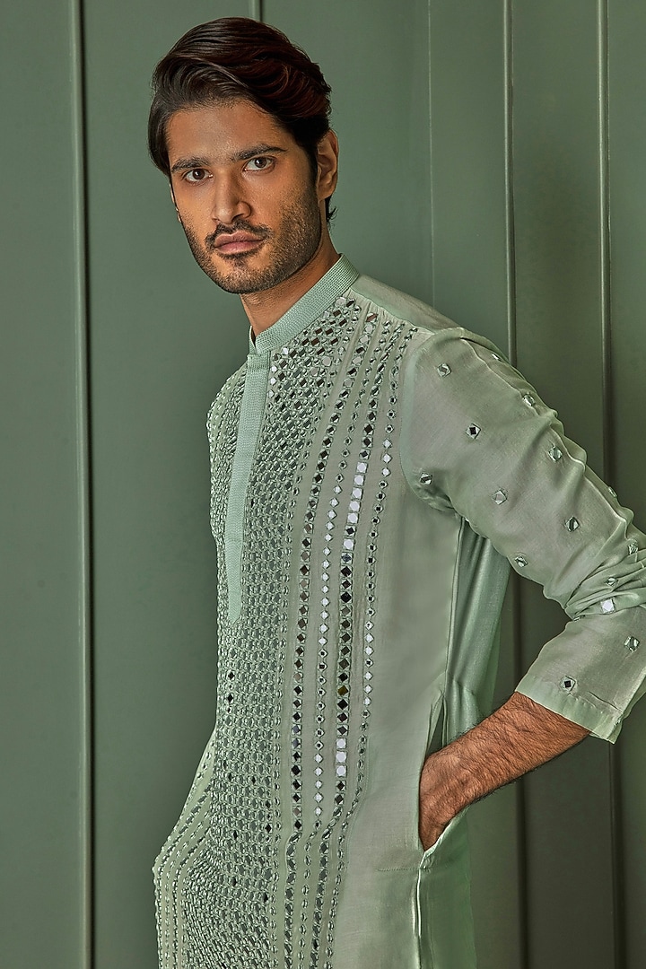Green Chanderi Silk Resham Embroidered Kurta Set by ASUKA at Pernia's Pop Up Shop