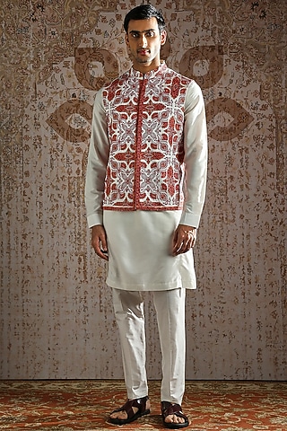 Red Pashmina Kashida Embroidered Bundi Jacket Set by ASUKA