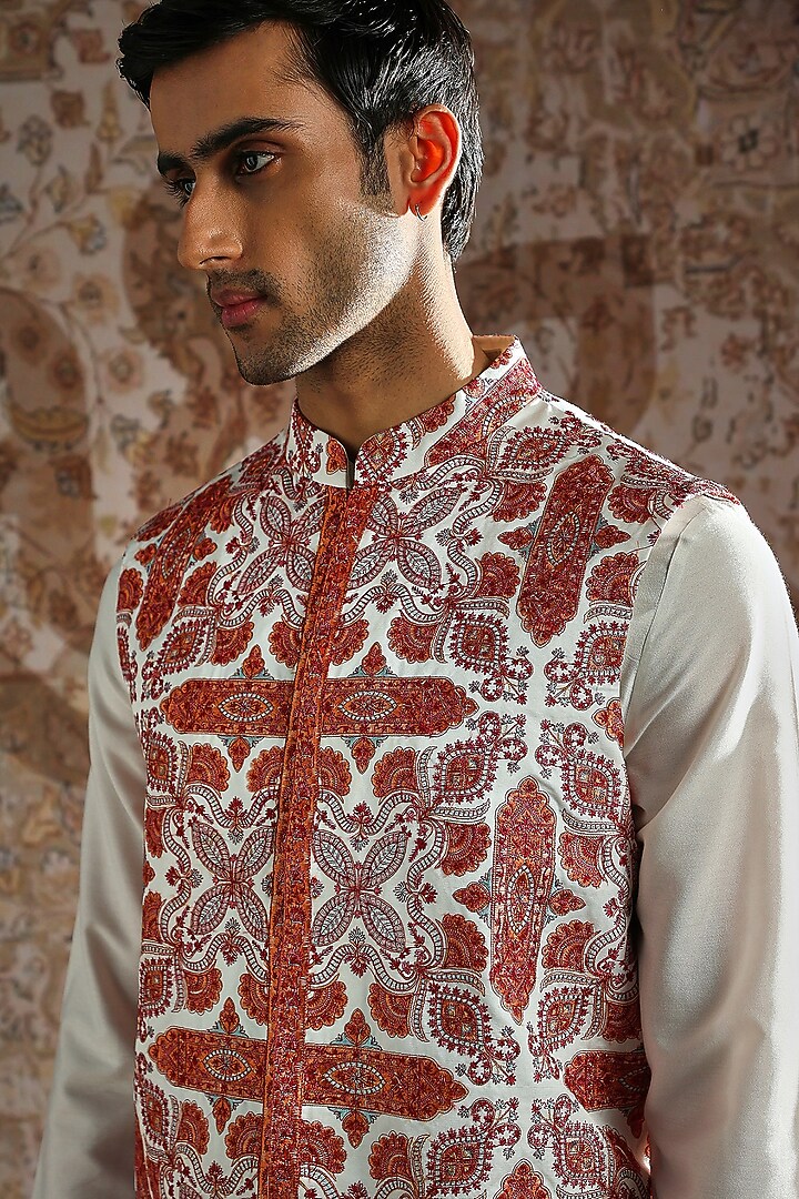 Red Pashmina Kashida Embroidered Bundi Jacket Set by ASUKA at Pernia's Pop Up Shop