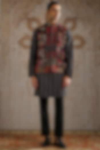 Black Pashmina Embroidered Bundi Jacket Set by ASUKA at Pernia's Pop Up Shop