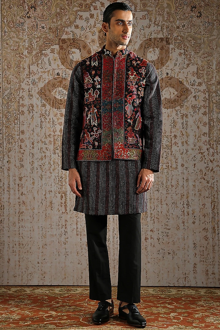 Black Pashmina Embroidered Bundi Jacket Set by ASUKA at Pernia's Pop Up Shop