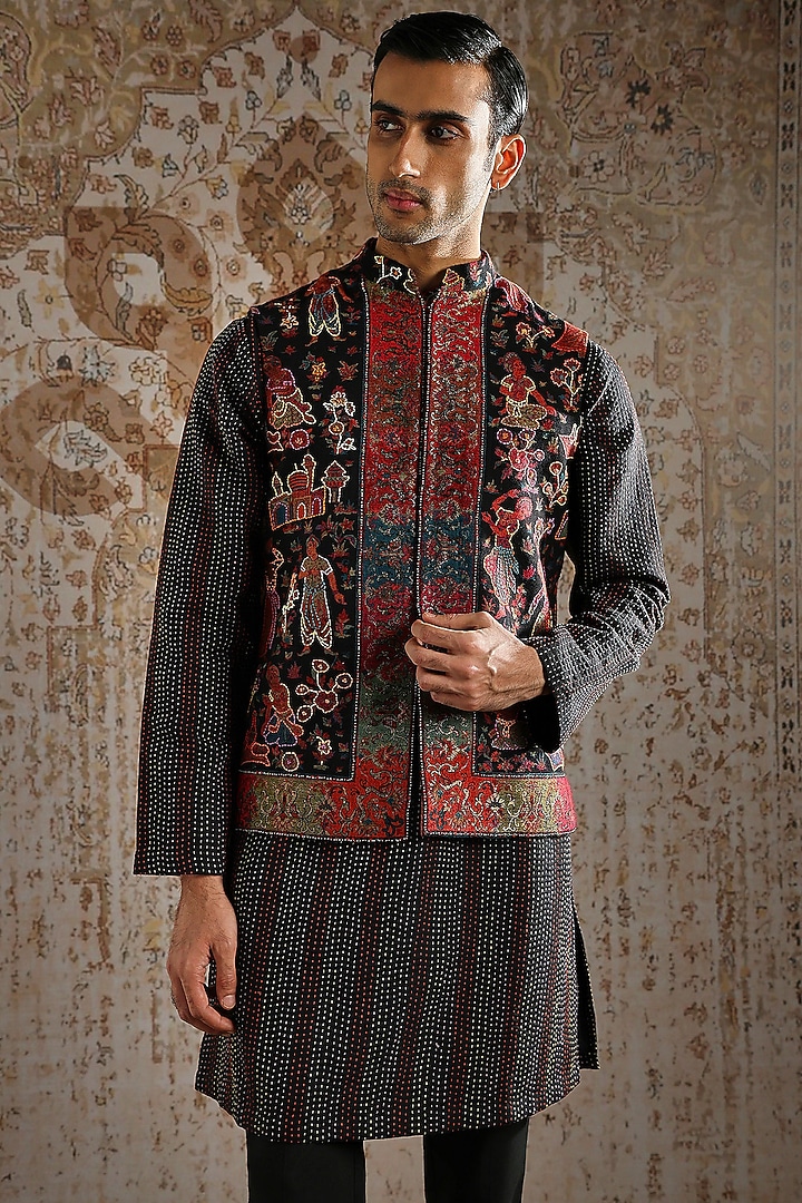 Black Pashmina Embroidered Bundi Jacket Set by ASUKA at Pernia's Pop Up Shop
