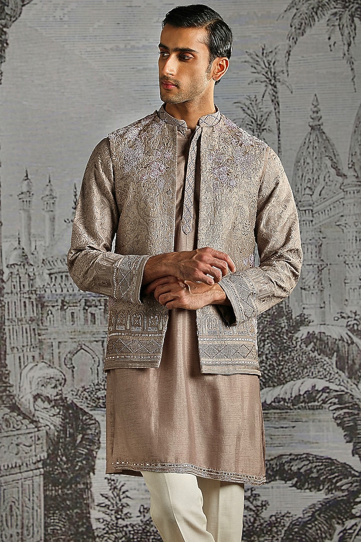 Pastel Blush Raw Silk Textured Bundi Set by ASUKA at Pernia's Pop Up Shop