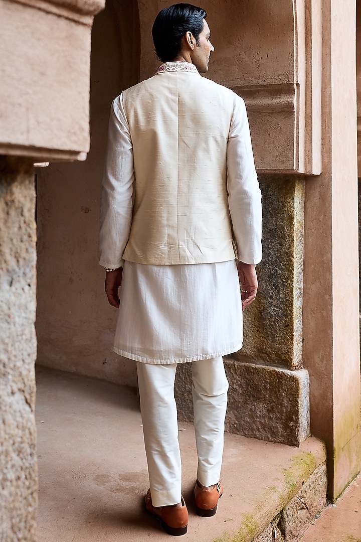 Ivory-Pink Raw Silk Cutdana Embroidered Bundi Jacket Set by ASUKA at Pernia's Pop Up Shop