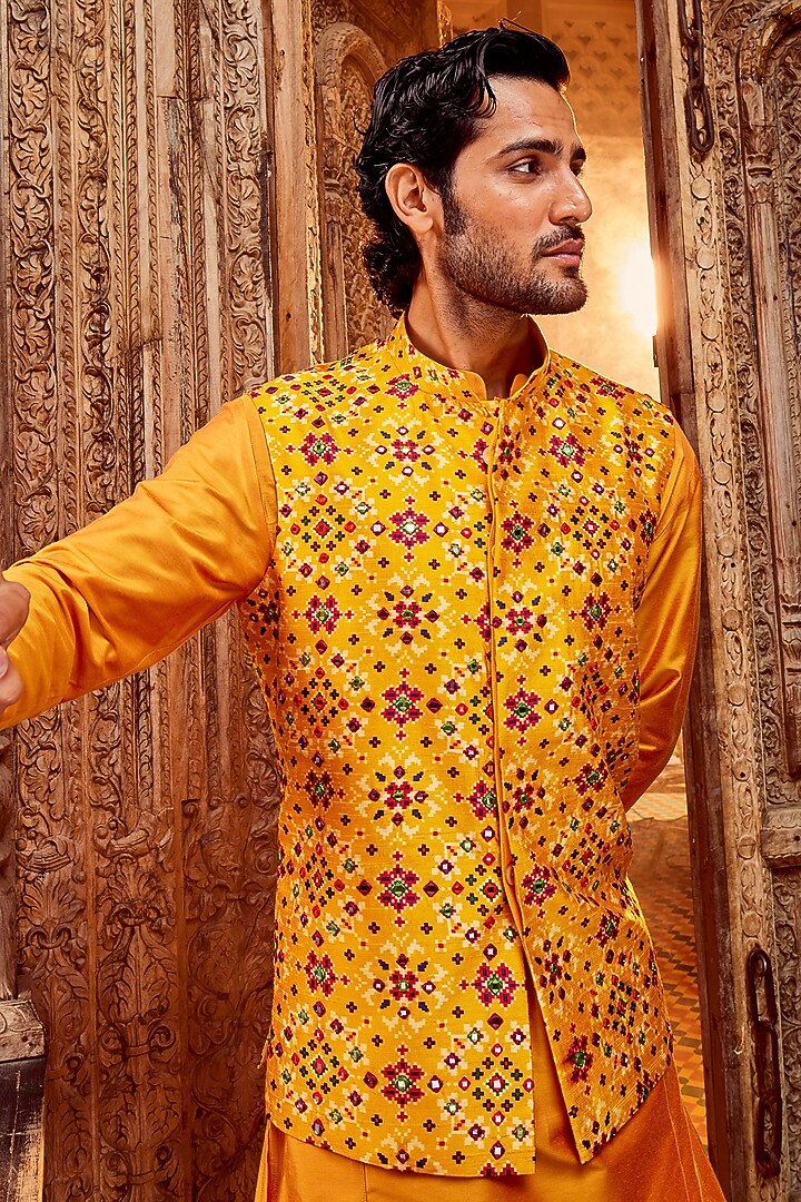 Haldi Yellow Raw Silk Resham Embroidered Bundi Jacket Set by ASUKA at Pernia's Pop Up Shop