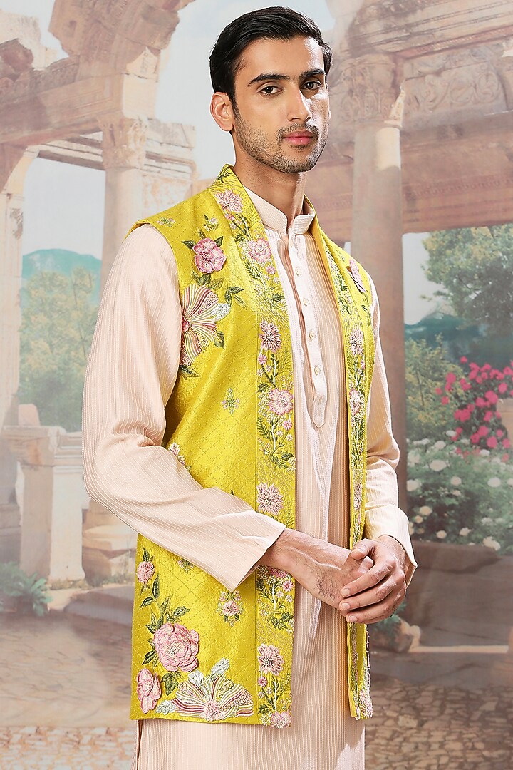 Sunlit Yellow Raw Silk Thread Embroidered Bundi Jacket Set by ASUKA at Pernia's Pop Up Shop