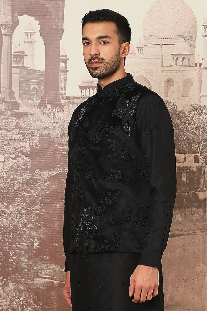 Black Velvet Cutdana Embroidered Bundi Jacket Set by ASUKA at Pernia's Pop Up Shop