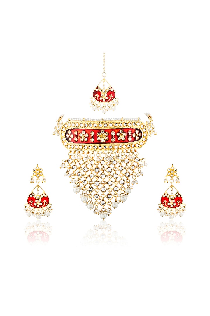 Gold Finish Kundan Necklace Set by Aura Trends at Pernia's Pop Up Shop