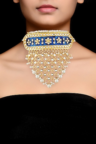 Gold Finish Kundan Necklace Set With Maang Tikka by Aura Trends