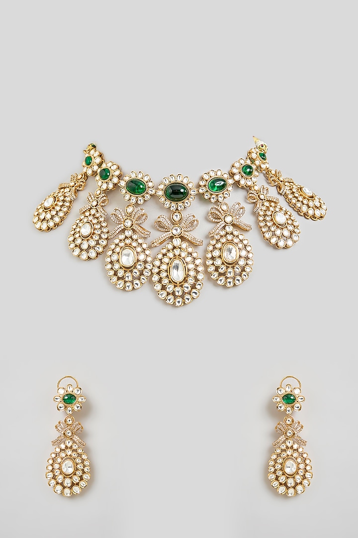 Gold Finish Emerald Green Kundan Polki Necklace Set by Aura Trends at Pernia's Pop Up Shop