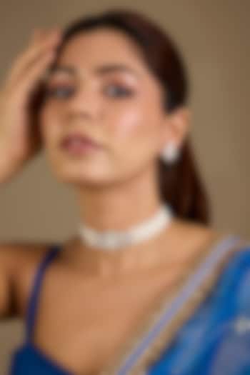 Gold Finish White Kundan Polki Choker Necklace Set by Auraa Trends at Pernia's Pop Up Shop