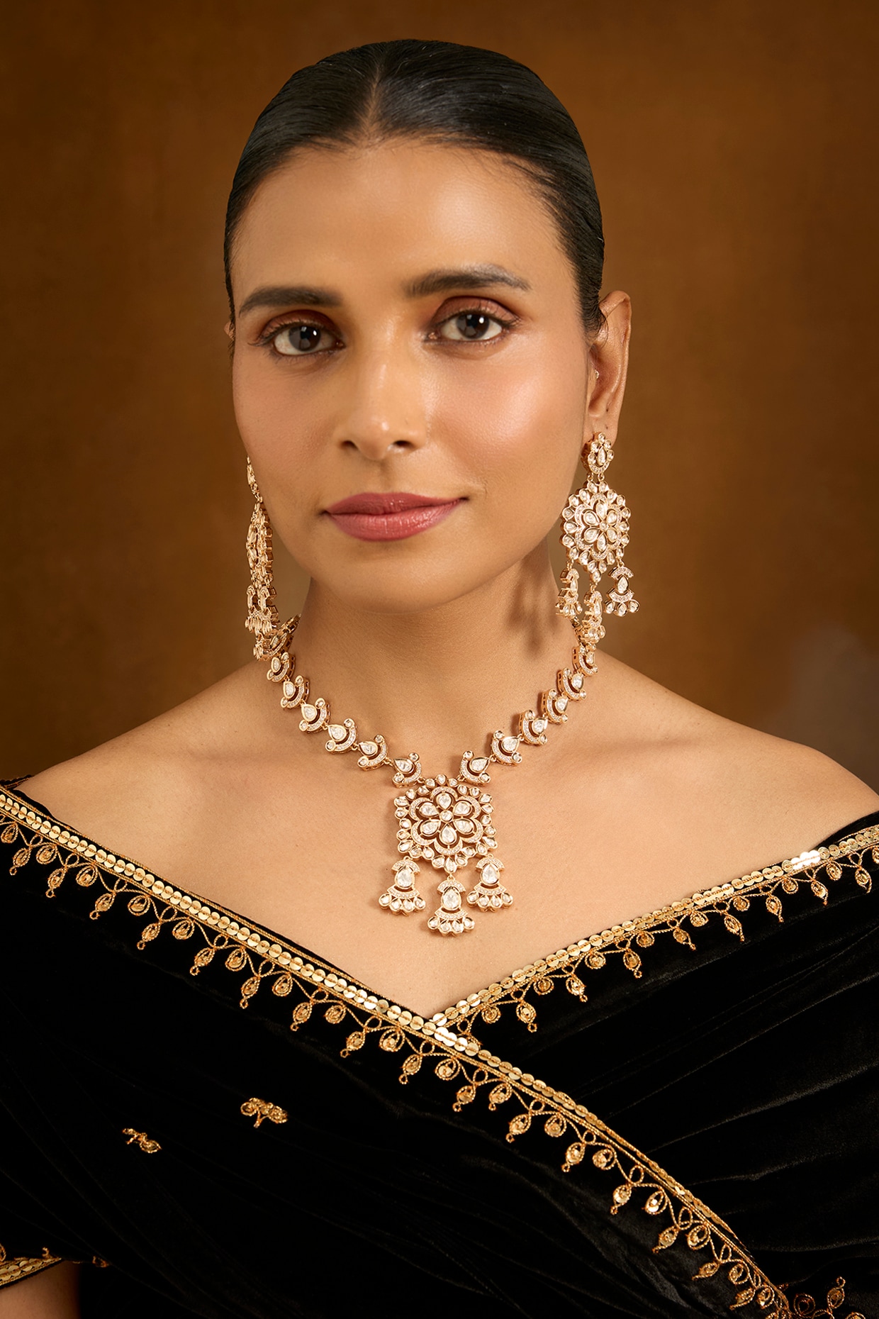 Auraa Trends Gold Finish White Kundan Polki Necklace Set