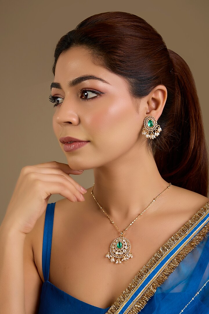 Gold Finish White Kundan Polki Necklace Set by Auraa Trends at Pernia's Pop Up Shop