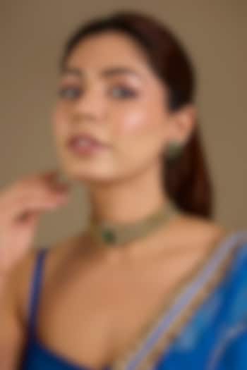 Gold Finish Emerald Green Kundan Polki Choker Necklace Set by Auraa Trends at Pernia's Pop Up Shop