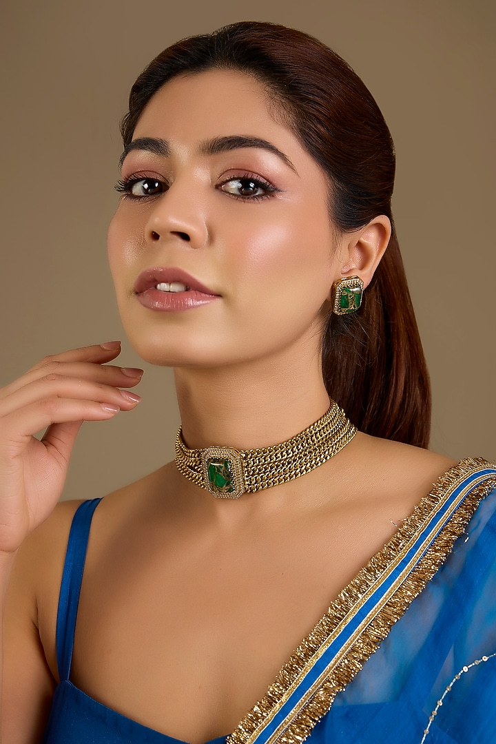 Gold Finish Emerald Green Kundan Polki Choker Necklace Set by Auraa Trends at Pernia's Pop Up Shop