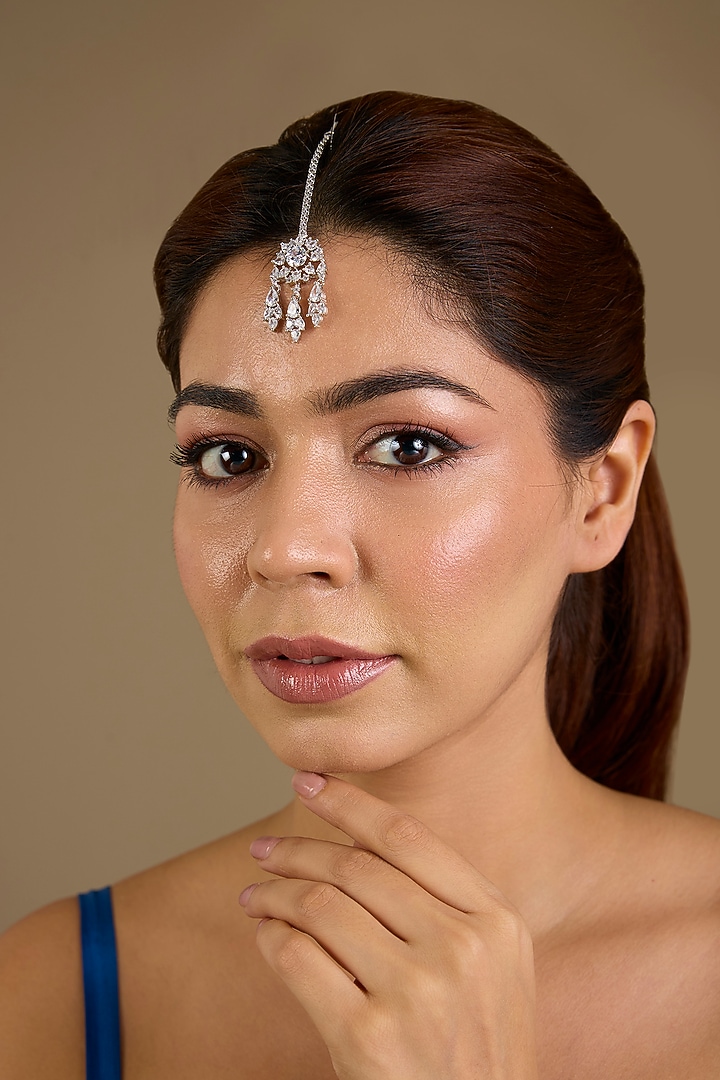 White Finish Cubic Zirconia Maangtikka by Auraa Trends at Pernia's Pop Up Shop