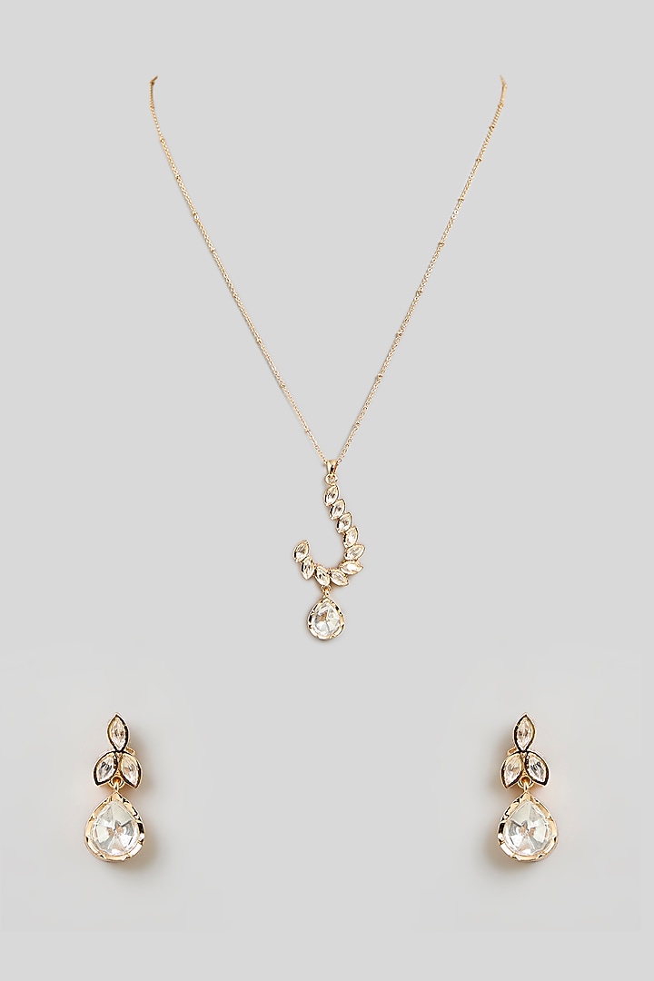 Gold Finish Diamond & Kundan Polki Pendant Necklace Set by Aura Trends at Pernia's Pop Up Shop