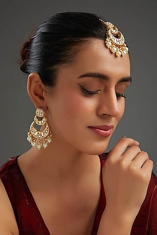 Gold Plated White Kundan Polki Chandbali Earrings With Maangtikka by Aura Trends