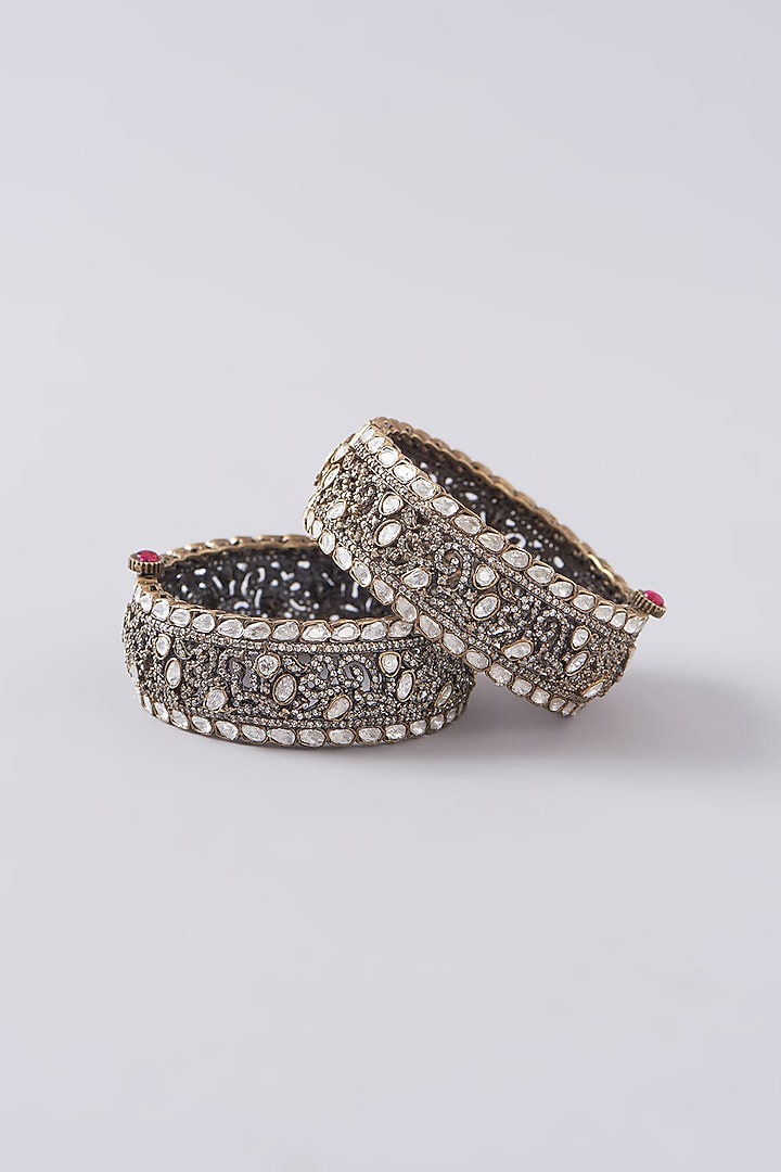 Gold Plated Kundan Polki Handcrafted Bangle (Set Of 1) by Aura Trends at Pernia's Pop Up Shop