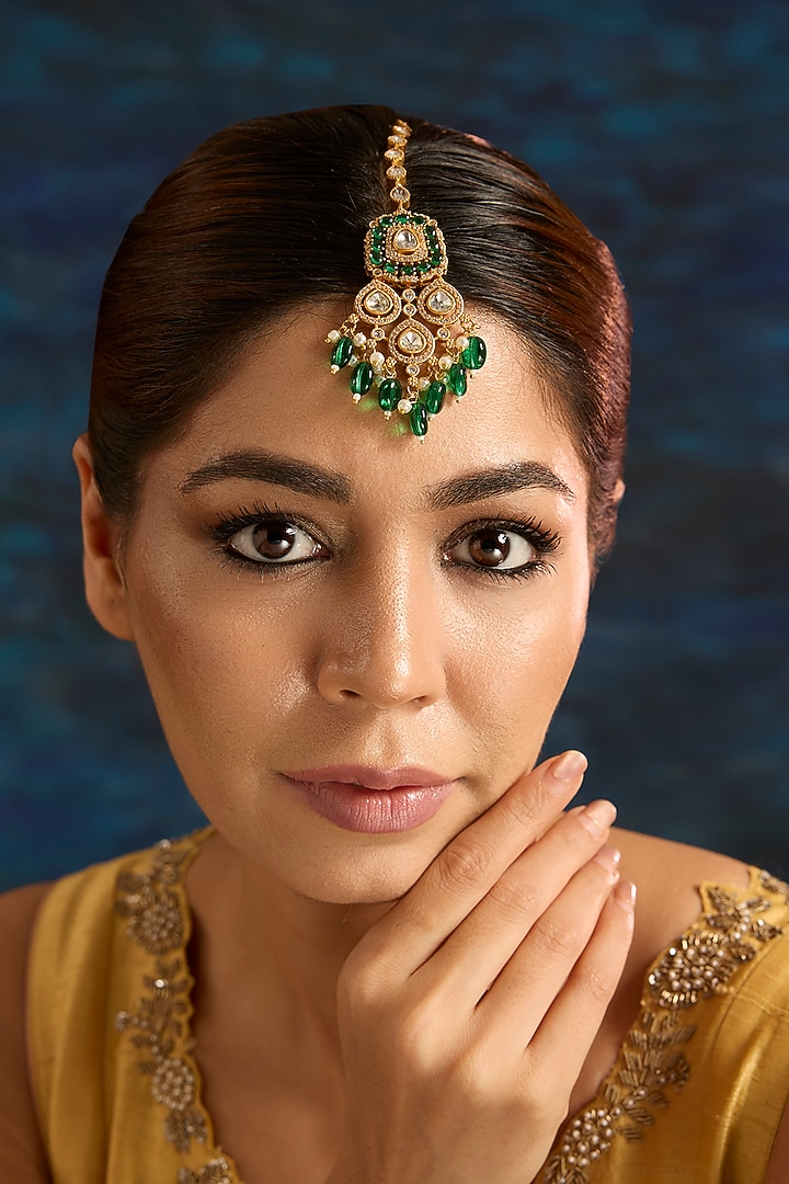 Gold Finish Kundan Polki & Green Stone Maangtikka by Auraa Trends at Pernia's Pop Up Shop
