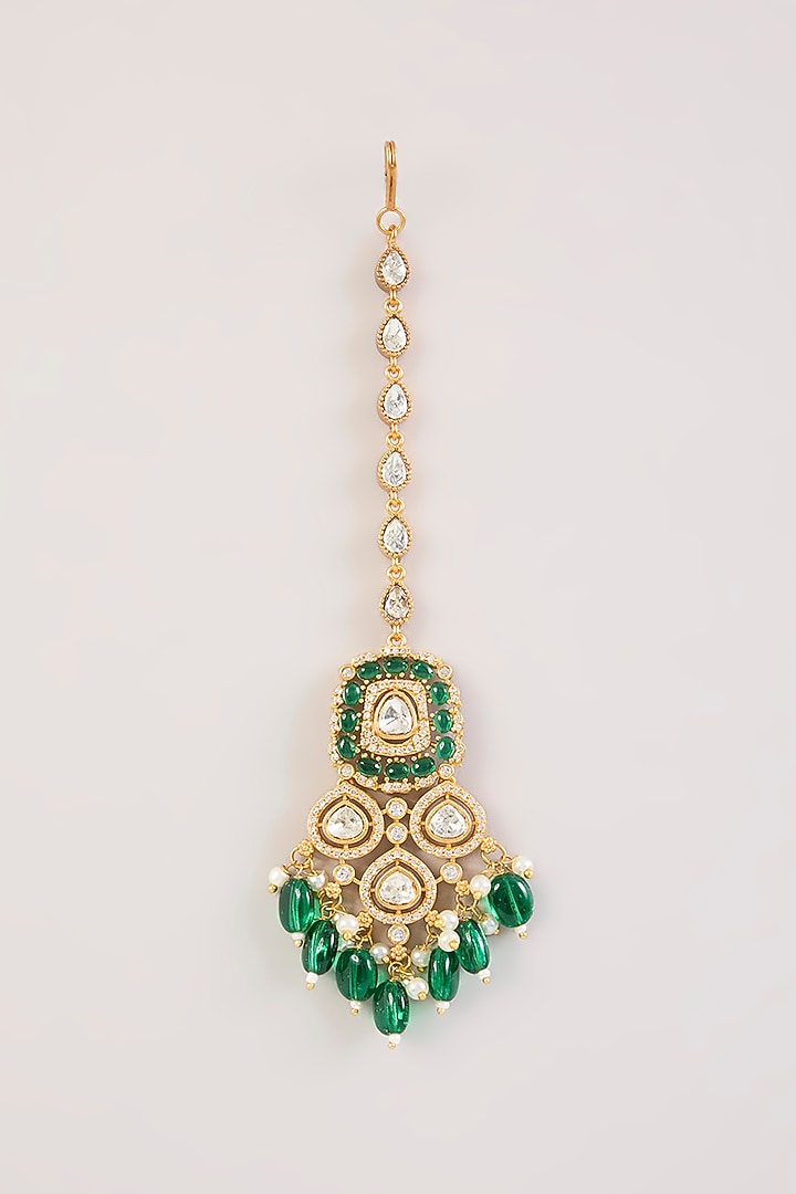 Gold Finish Kundan Polki & Green Stone Maangtikka by Aura Trends at Pernia's Pop Up Shop